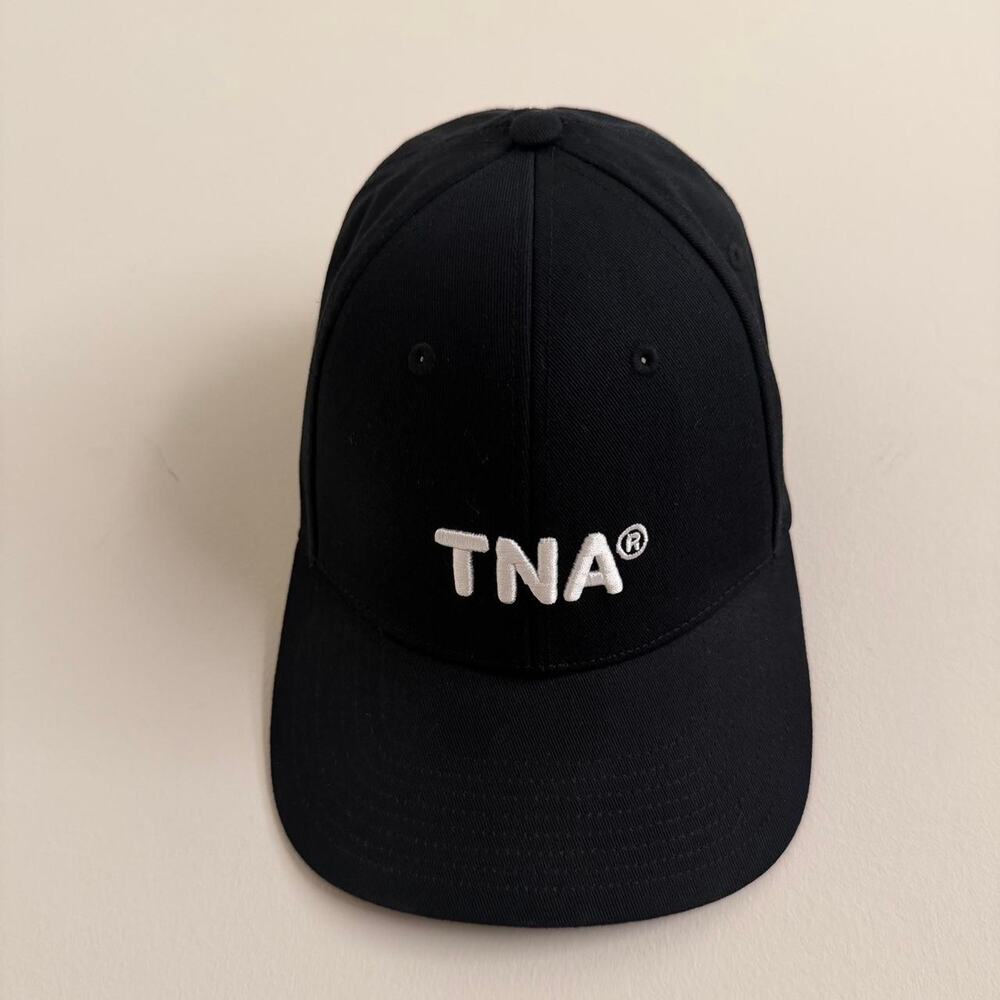 women’s black ARITZIA (“TNA”) baseball cap [OS]